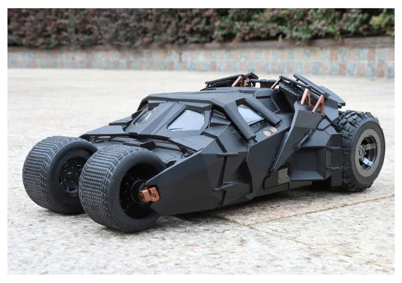 Batmóvel Tumbler 1:24 em Metal