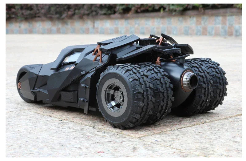 Batmóvel Tumbler 1:24 em Metal