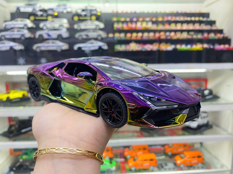 Lamborghini Revuelto 1:24 em Cores Metálicas