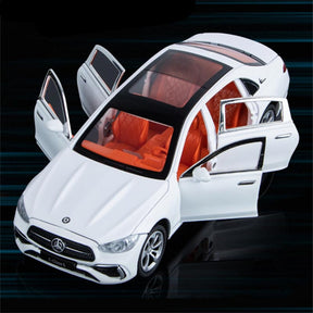 Mercedes-Benz C260L em Escala 1:24