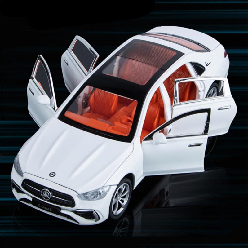 Mercedes-Benz C260L em Escala 1:24