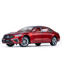 Mercedes-Benz C260L em Escala 1:24