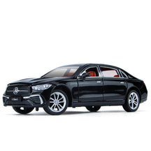 Mercedes-Benz C260L em Escala 1:24