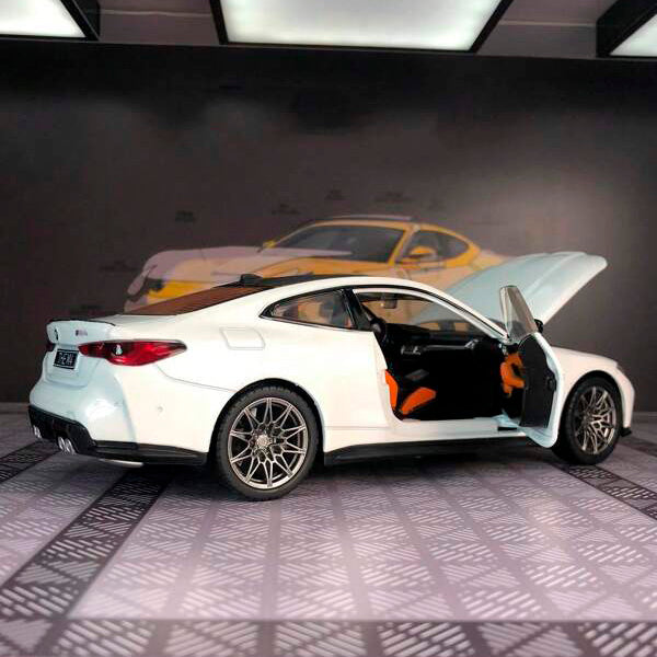BMW M4 G82 em Escala 1:24