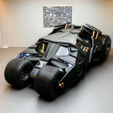 Batmóvel Tumbler Batman 1:18 Metal Colecionável Luzes LED Efeito Fumaça